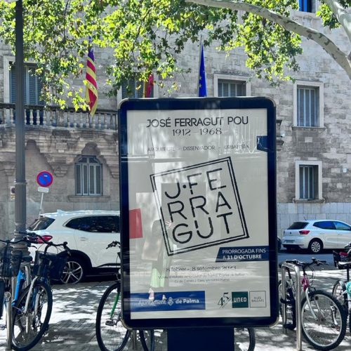 La exposición «José Ferragut Pou.  Arquitecto, diseñador y urbanista» en el Castell de Bellver se ha prolongado hasta el 31 de octubre