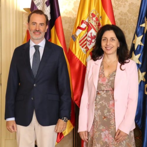 Audiencia ofrecida por el presidente del Parlament de les Illes Balears a Judit Vega, directora de la UNED Illes Balears