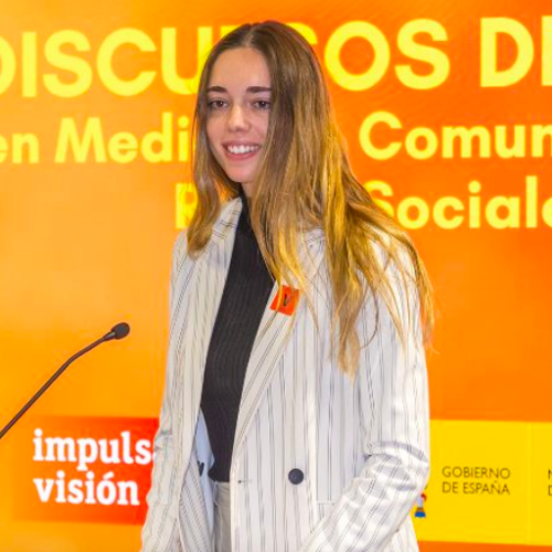 Irene Villarreal recibe el premio Impulsa Visión RTVE por un TFM de la UNED sobre discursos de odio