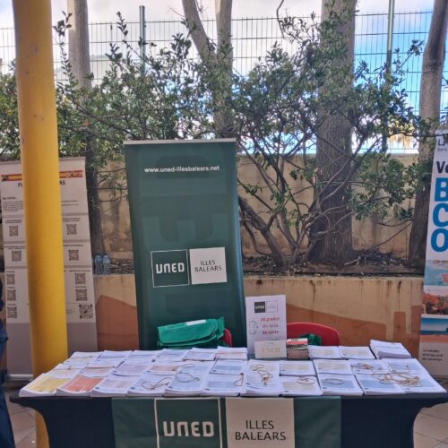 La UNED Illes Balears lleva su modelo flexible de educación superior a la Feria Universitaria del Centro Educativo La Salle Palma