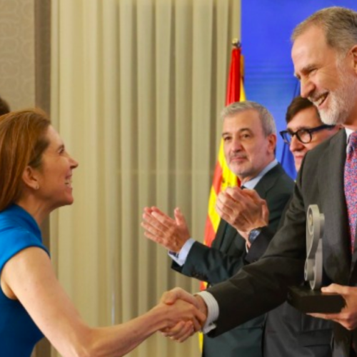 Nuria Oliver, presidenta del Consejo Social de la UNED, recibe el Premio Julio Rey Pastor 2025