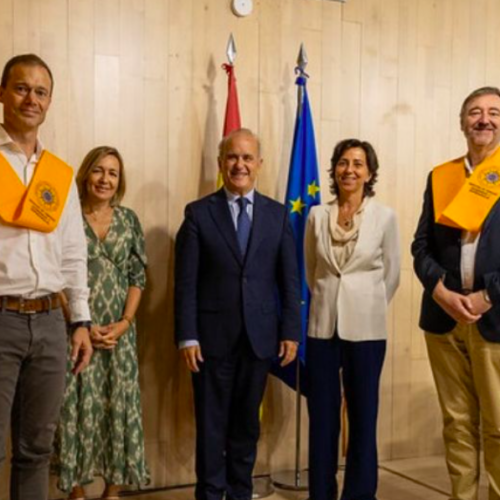 La UNED anima a sus egresados de Económicas a afrontar el futuro con rigor y espíritu crítico