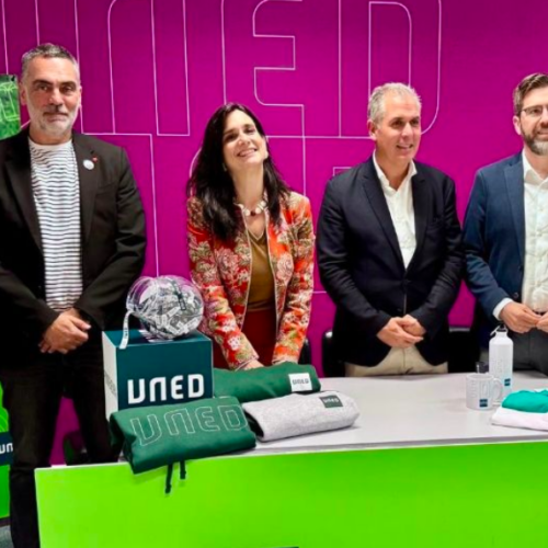 La UNED prepara una tienda virtual de productos oficiales para su comunidad universitaria dentro y fuera de España