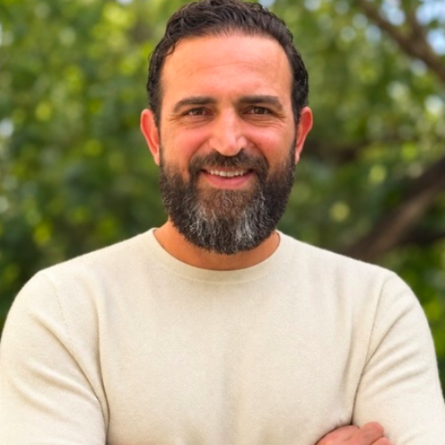 Juanjo Fernández, estudiante de la UNED, finalista de los XIII Premios Círculo Rojo con su primer libro
